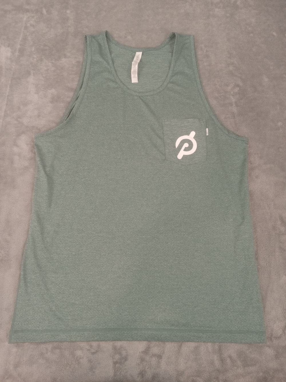 Vuori Peloton Men’s Sage Green Pocket Tank Size Medium NWT